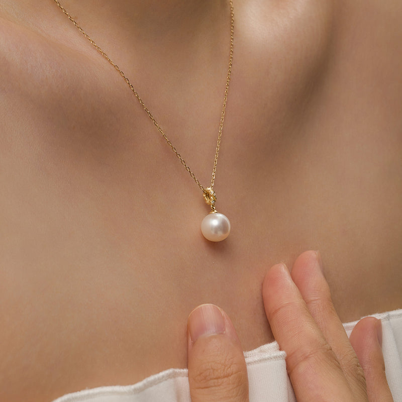 KALINDA | Pearl Necklace with Lab Grown Diamond Accent