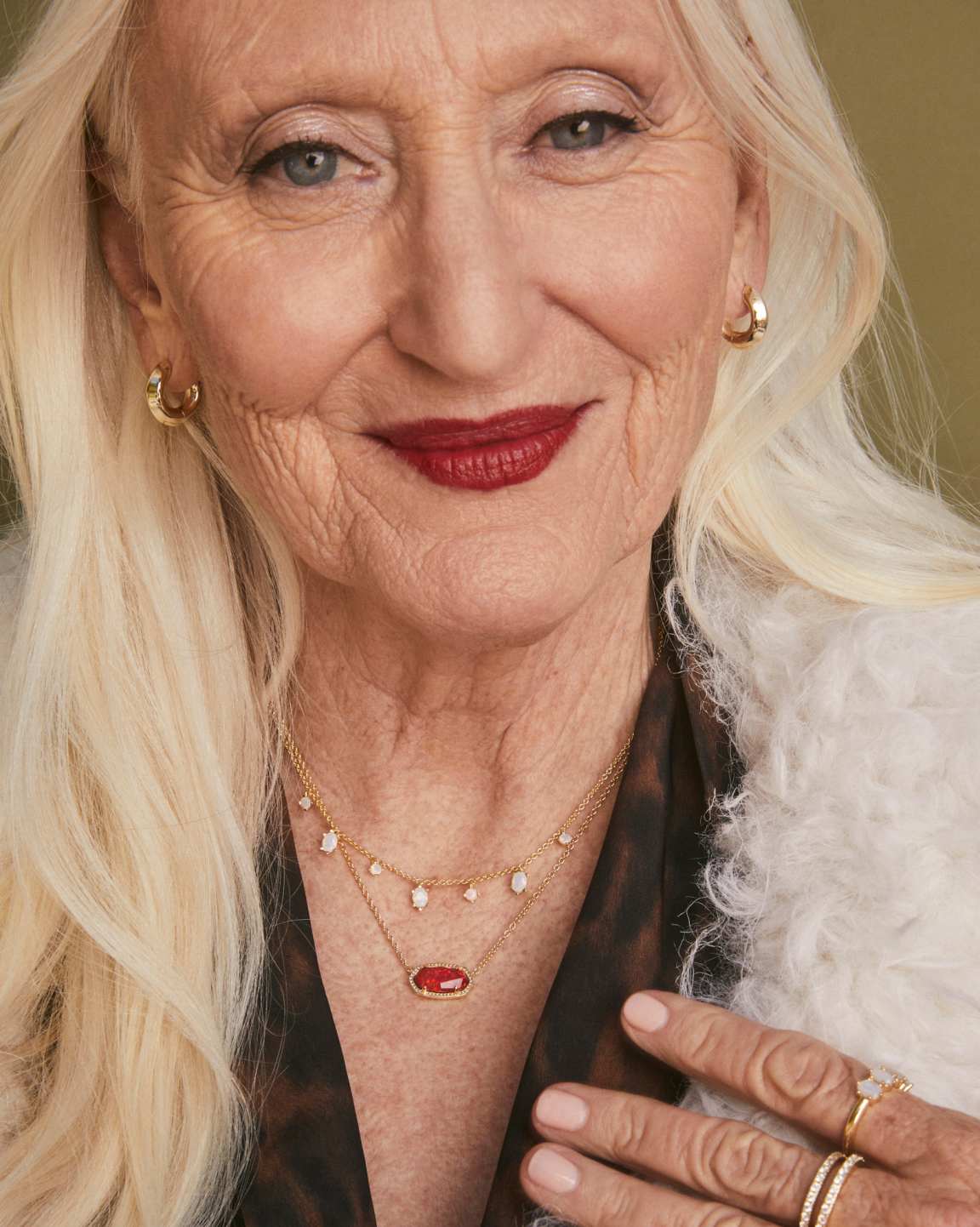 Elisa Gold Short Pendant Necklace In Red Kyocera Opal