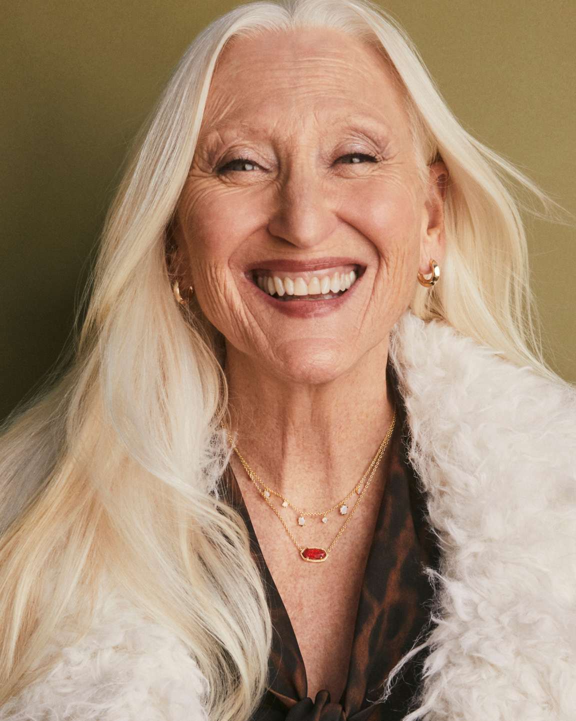 Elisa Gold Short Pendant Necklace In Red Kyocera Opal