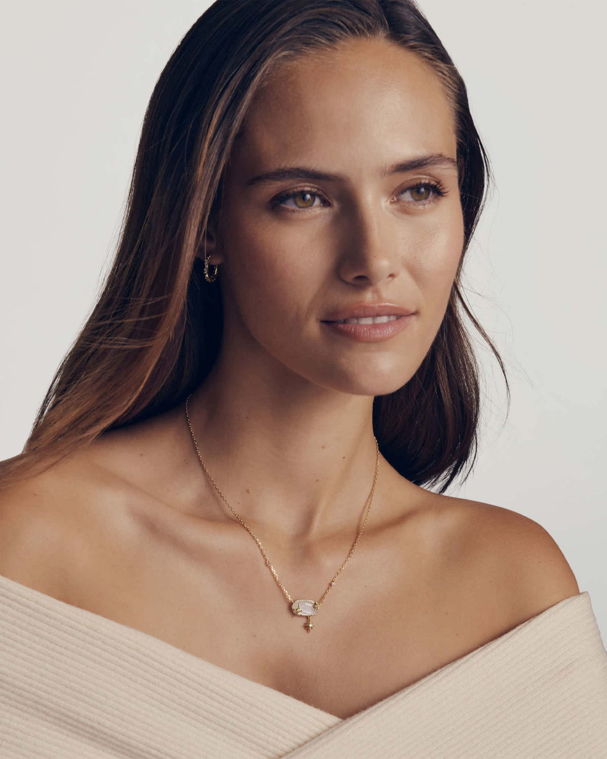 Elisa Star Gold Short Pendant Necklace