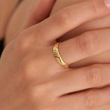 Smooth Twist Wide Band Ring