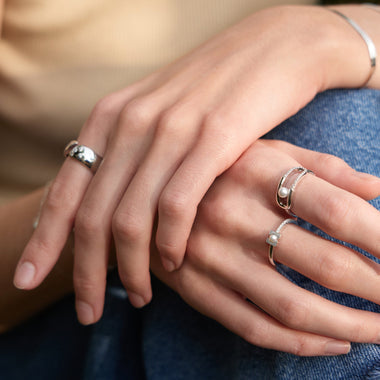 Silver Pearl Sparkle Interlock Ring