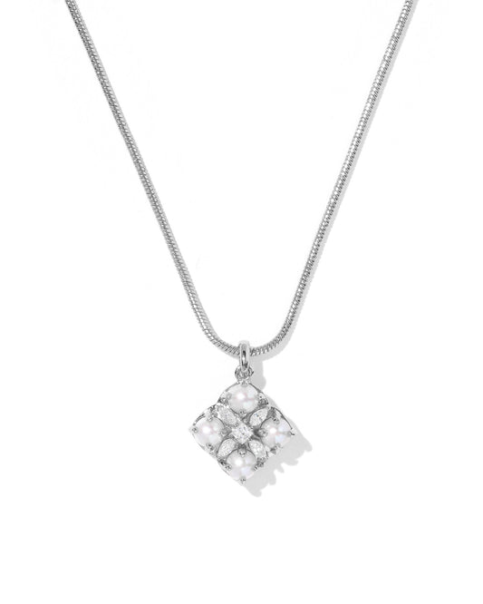 Dira Pearl Silver Short Pendant Necklace