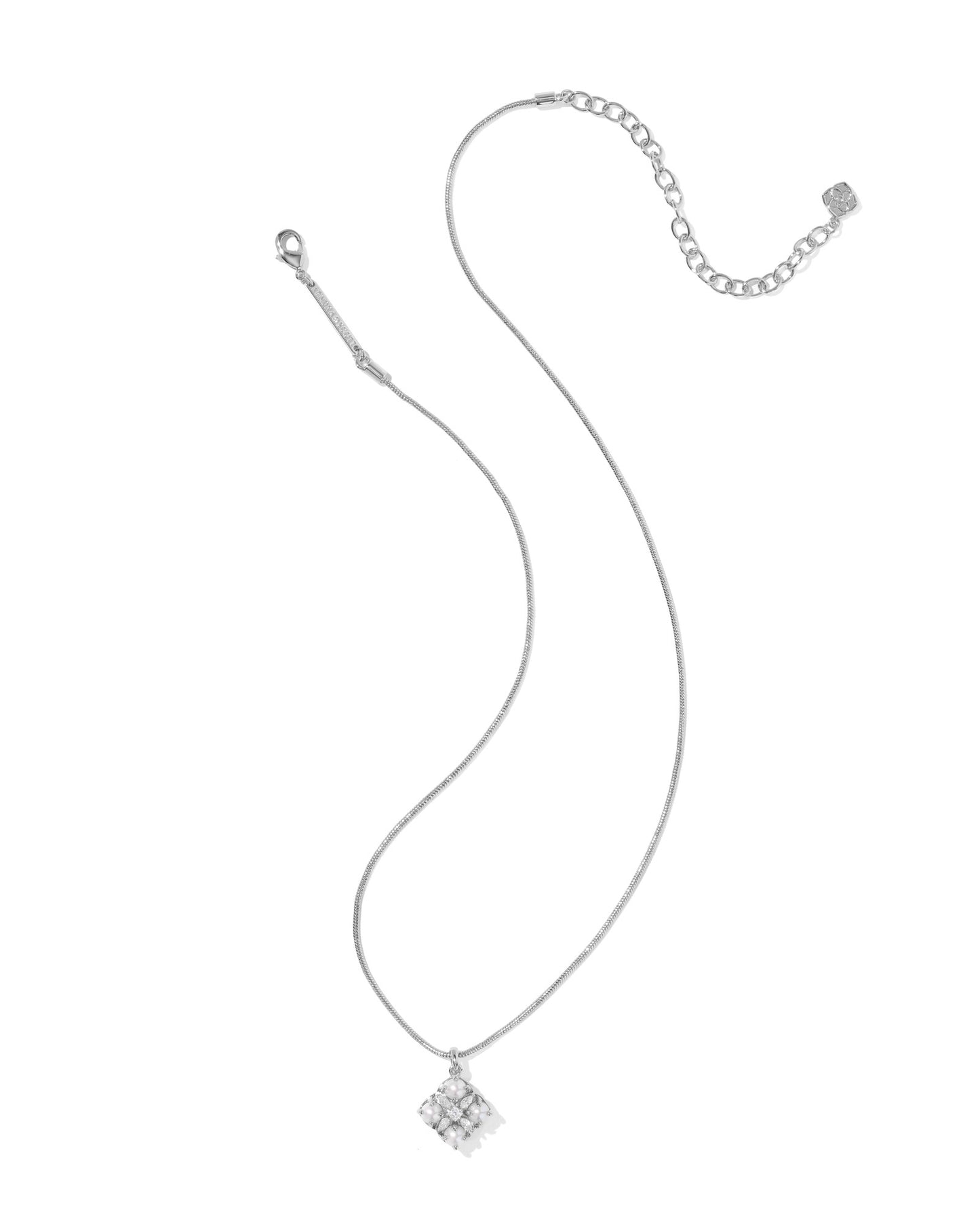 Dira Pearl Silver Short Pendant Necklace