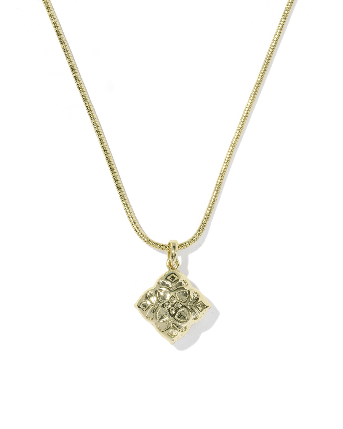 Dira Pearl Gold Short Pendant Necklace
