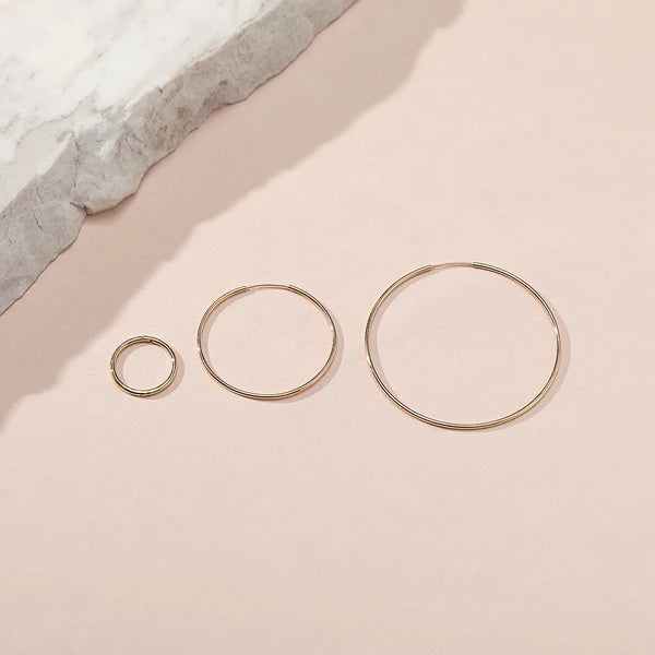 EVA | Small Endless Single Hoop Earring