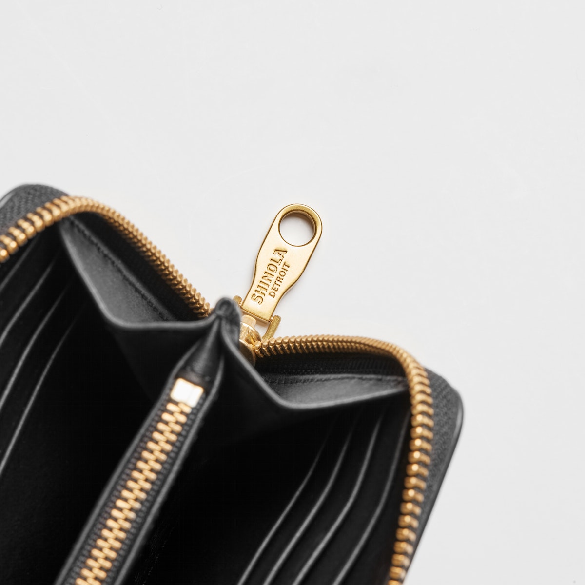 THE POCKET ZIP WALLET | Natural Leather